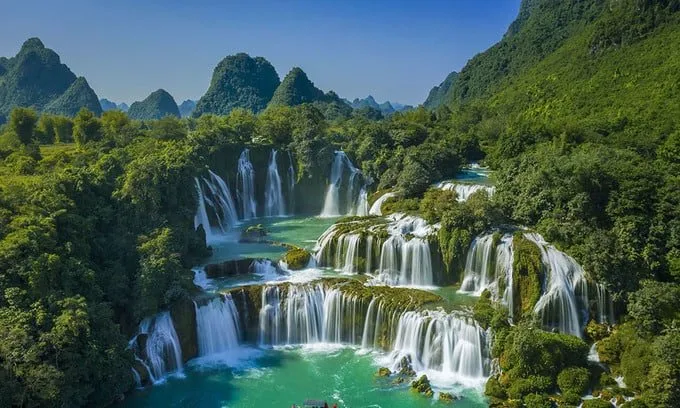 1..Silver Waterfall