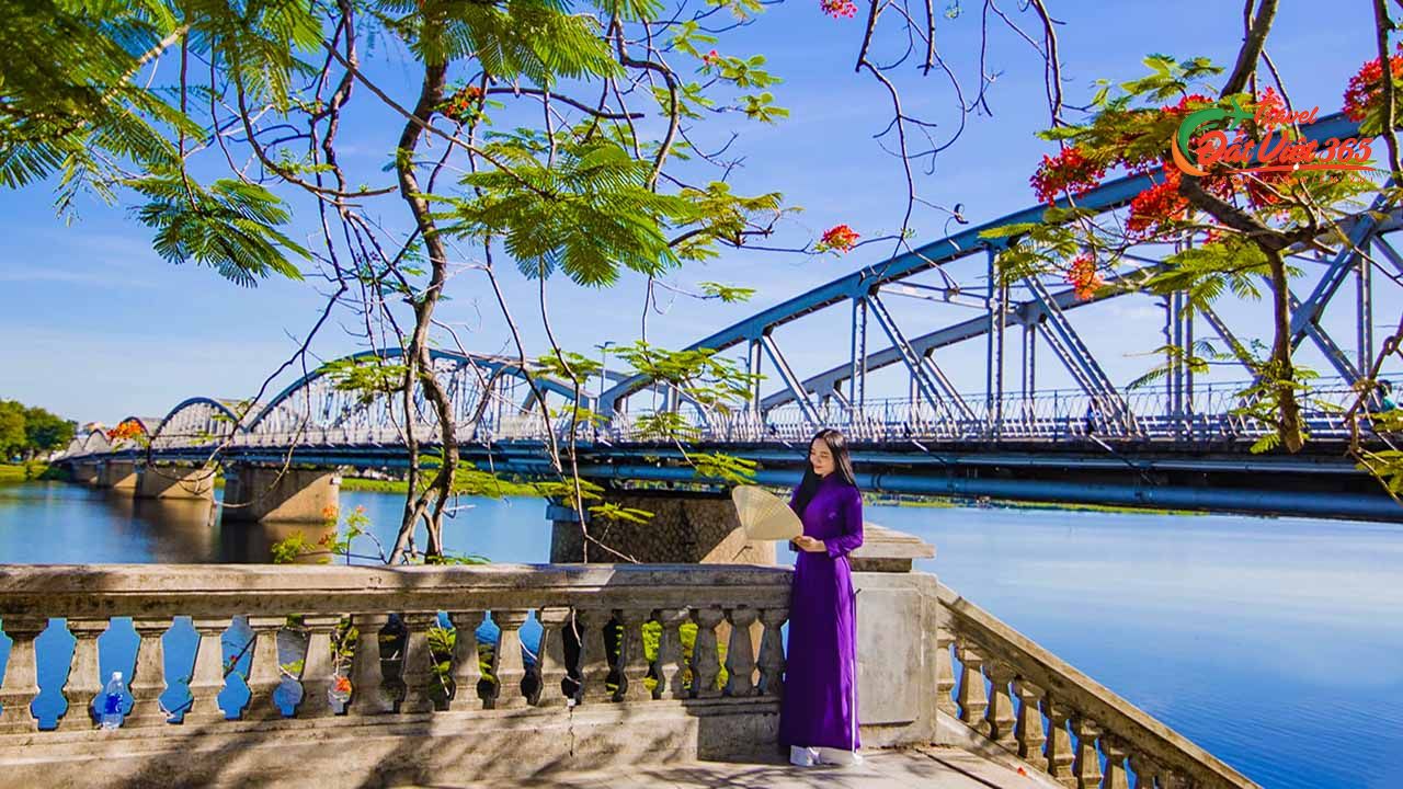 1.huong river