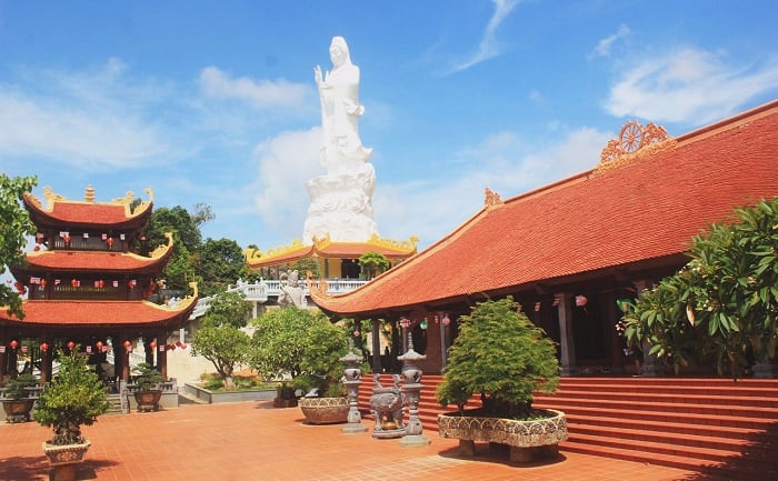 2.-.Ho-quoc-pagoda