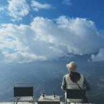 3. Café In The Clouds