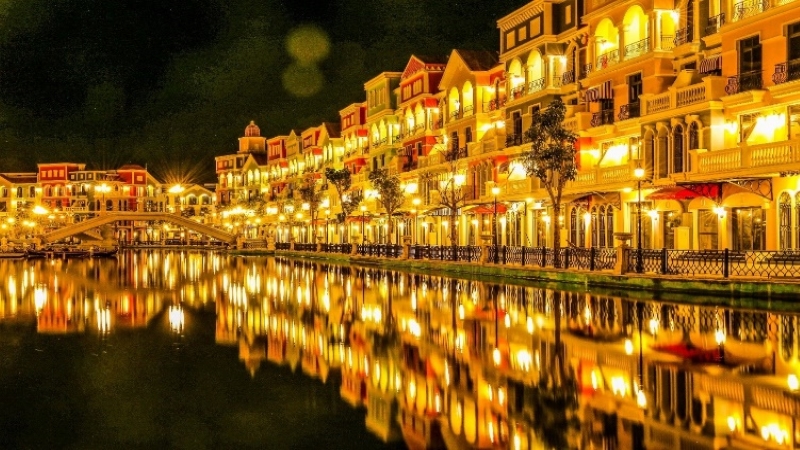 3. Grand World Nocturnal City