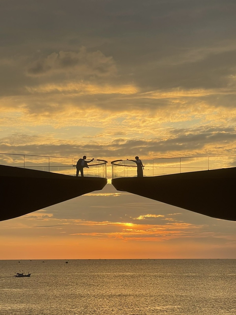 3. kiss bridge
