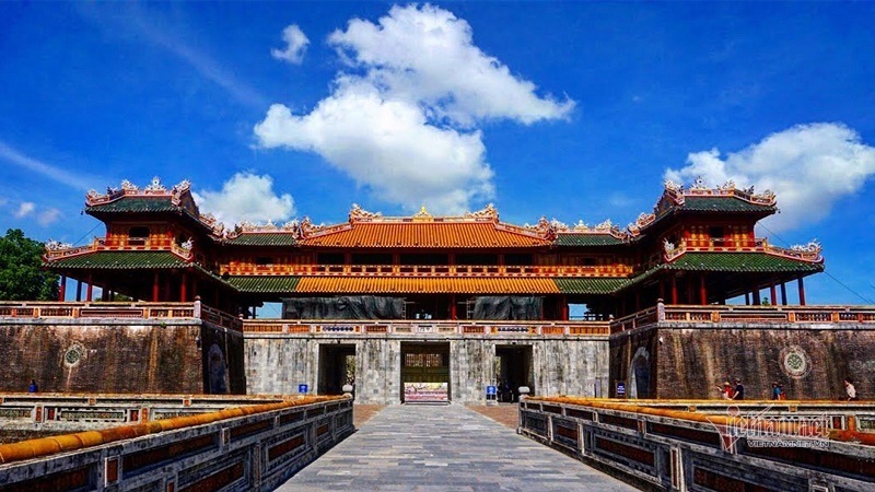 5. Noon Gate