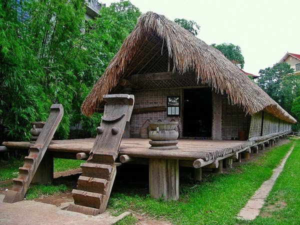 Bao tang dan toc hoc