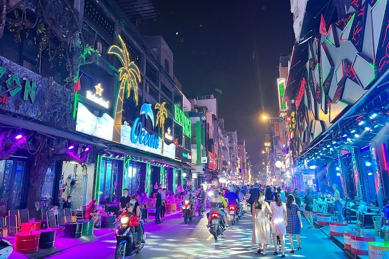 WELLNESS TRIP & EXPLORE SOUTHERN VIETNAM HO CHI MINH CITY  – SAIGON RIVER CRUISE – CU CHI TUNNELS